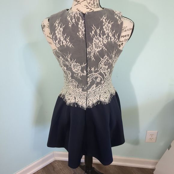 London Dress Company Dress Womens Size 4 Lace Chiffon Overlay navy new with tag - Picture 2 of 6
